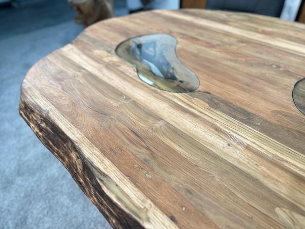 Nachhaltiger Esstisch aus recyceltem Altholz "Fusion"