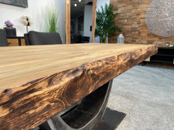 massiver Teakholz Esstisch mit Halbmondfuss