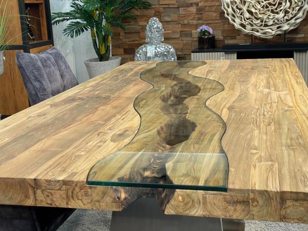 Esstisch / Massivholztisch "Deep Island U ca. 200 x 99,5 x 78 cm aus recyceltem Altholz