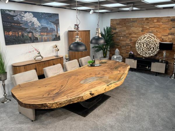 Baumscheiben Esstisch "Lakeside" aus massivem Suarholz