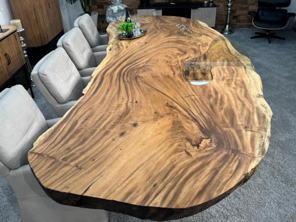 Baumscheiben Esstisch "Lakeside" aus massivem Suarholz