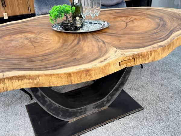 Baumscheiben Esstisch "Lakeside" aus massivem Suarholz