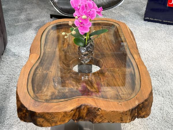 Antiker Design Sofatisch aus einem Reismörser