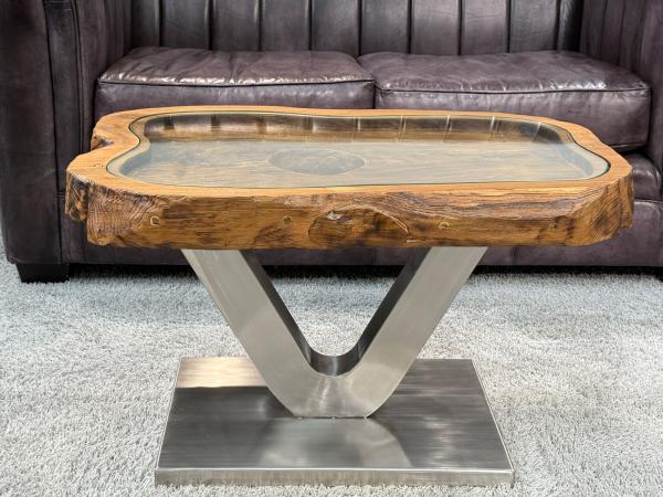 Antiker Design Sofatisch aus einem Reismörser