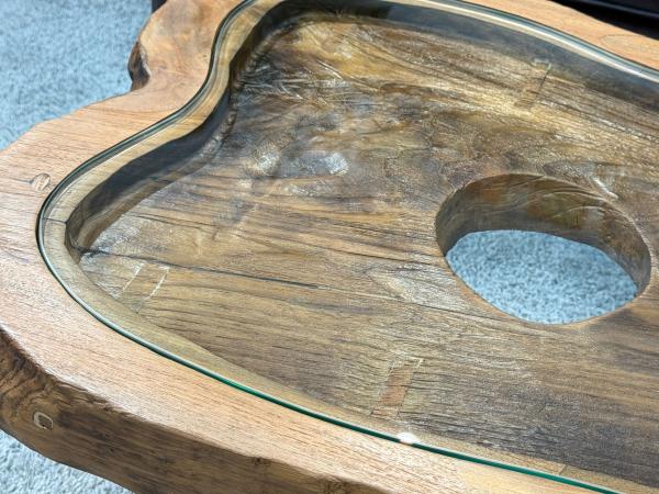 Antiker Design Sofatisch aus einem Reismörser