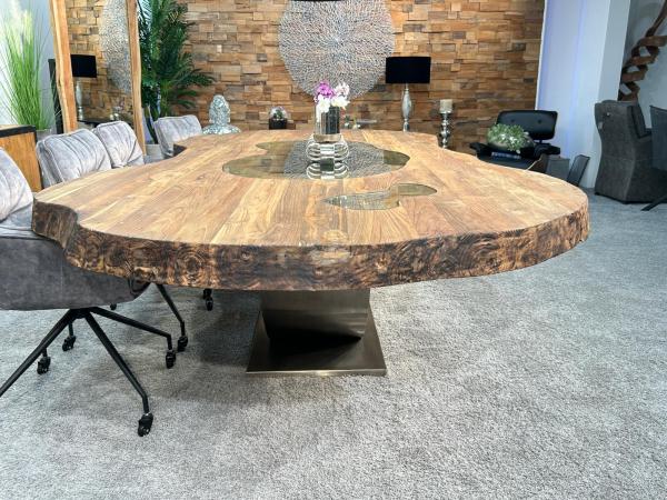 Außergewöhnlicher Esstisch 300 cm Fusion Vollholz massiv