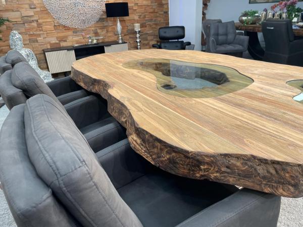 handgefertigter Massivholz Esstisch aus Teak