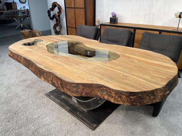 handgefertigter Massivholz Esstisch aus Teak