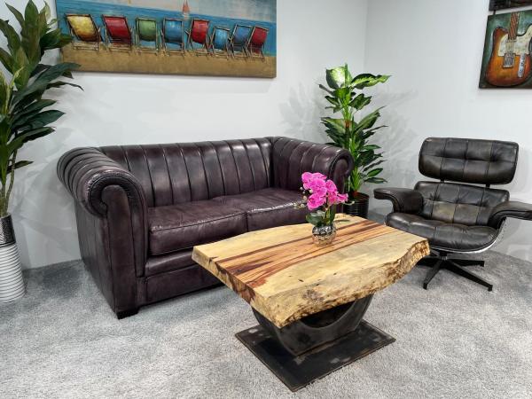 Baumstamm Couchtisch Tamarind 96 cm mit Tischgestell aus Stahl