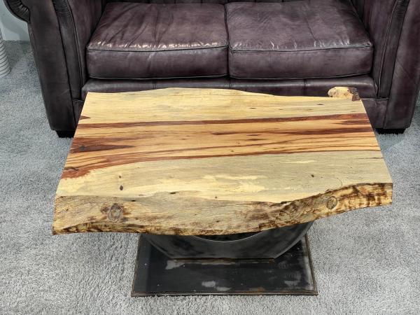 Baumstamm Couchtisch Tamarind 96 cm mit Tischgestell aus Stahl