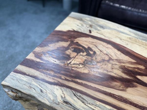 Baumstamm Couchtisch Tamarind 120 cm mit Tischgestell aus Stahl