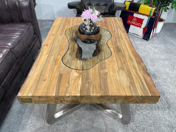 Massiver Couchtisch aus Altholz mit Edelstahlbeinen