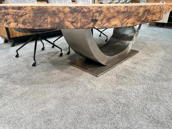 Außergewöhnlicher Esstisch 300 cm Fusion Vollholz massiv