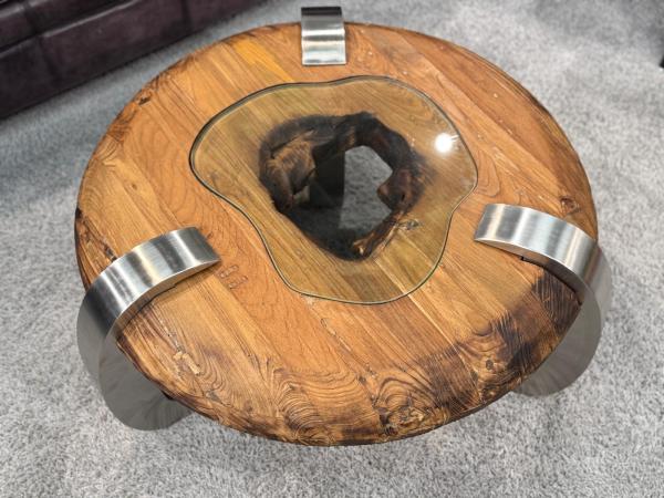 Runder Couchtisch aus Holz Clash