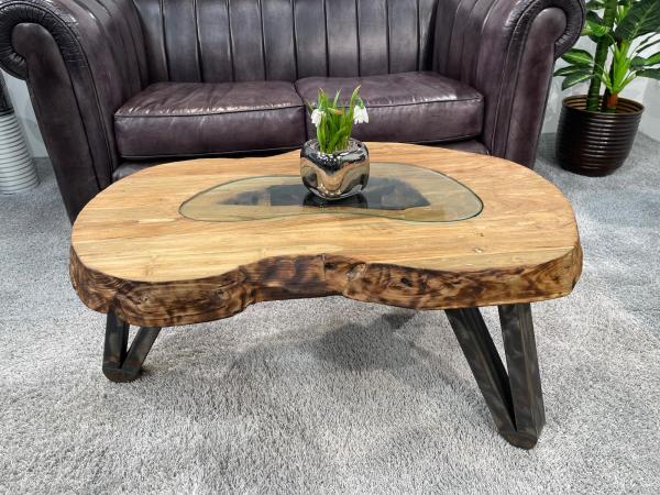 ovaler Couchtisch aus massivem Teakholz