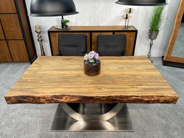 Esstisch aus Massivholz mit Edelstahlfuss 160cm
