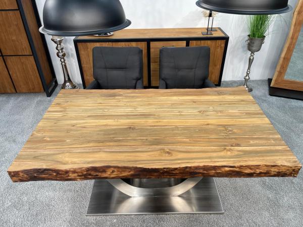 Esstisch aus Massivholz mit Edelstahlfuss 160cm