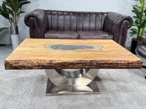 Wohnzimmertisch aus Massivholz recycelt
