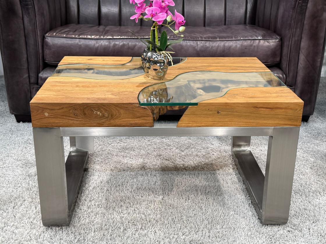 Couchtisch mit Glaseinlage aus Altholz