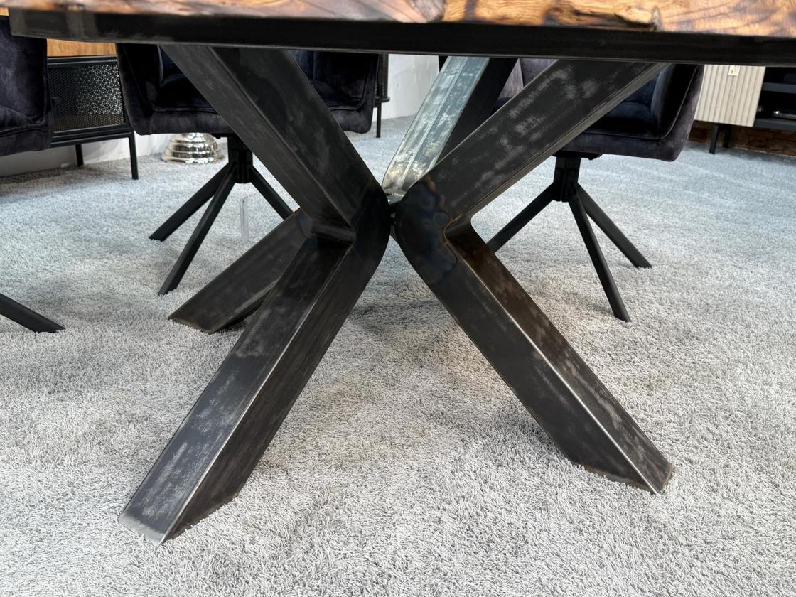 Runder Esstisch Eternia aus recyceltem Holz mit Glaseinlage