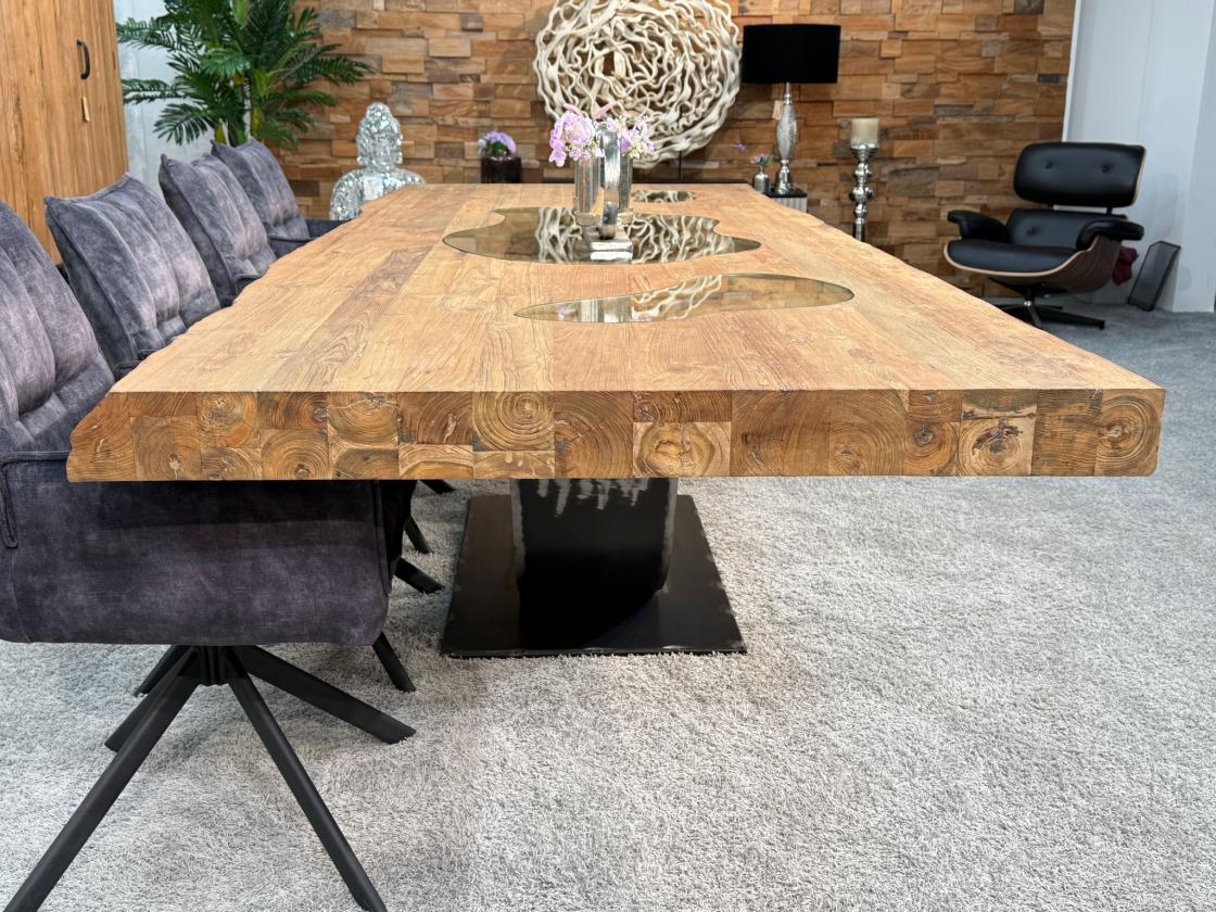 Design Massivholztisch aus recyceltem Altholz "Deep Island"