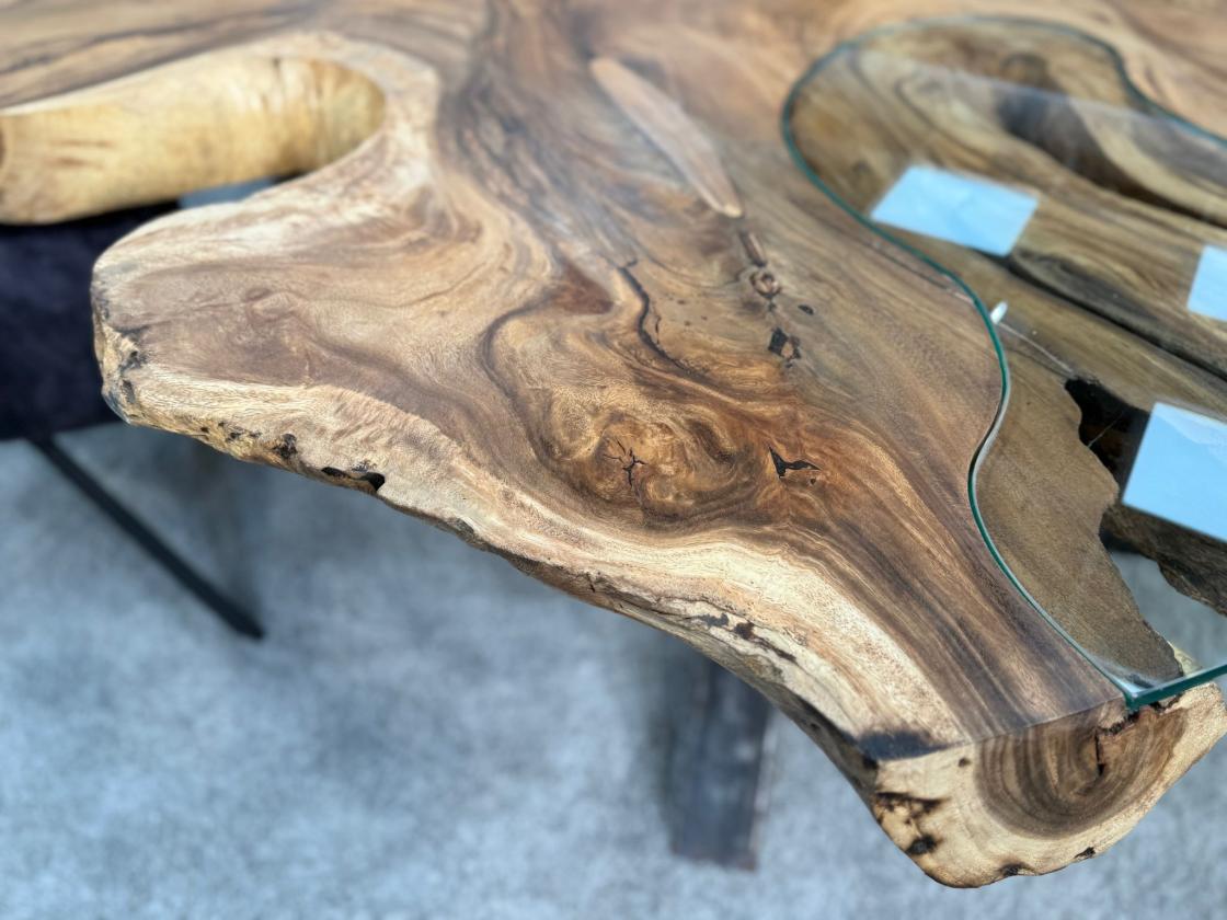 Baumscheiben Esstisch "Lakeside" aus massivem Suarholz