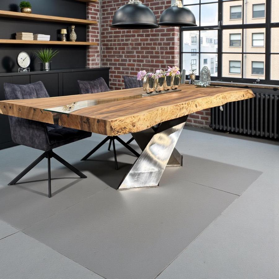 Baumscheiben Esstisch "Lakeside" aus massivem Suarholz