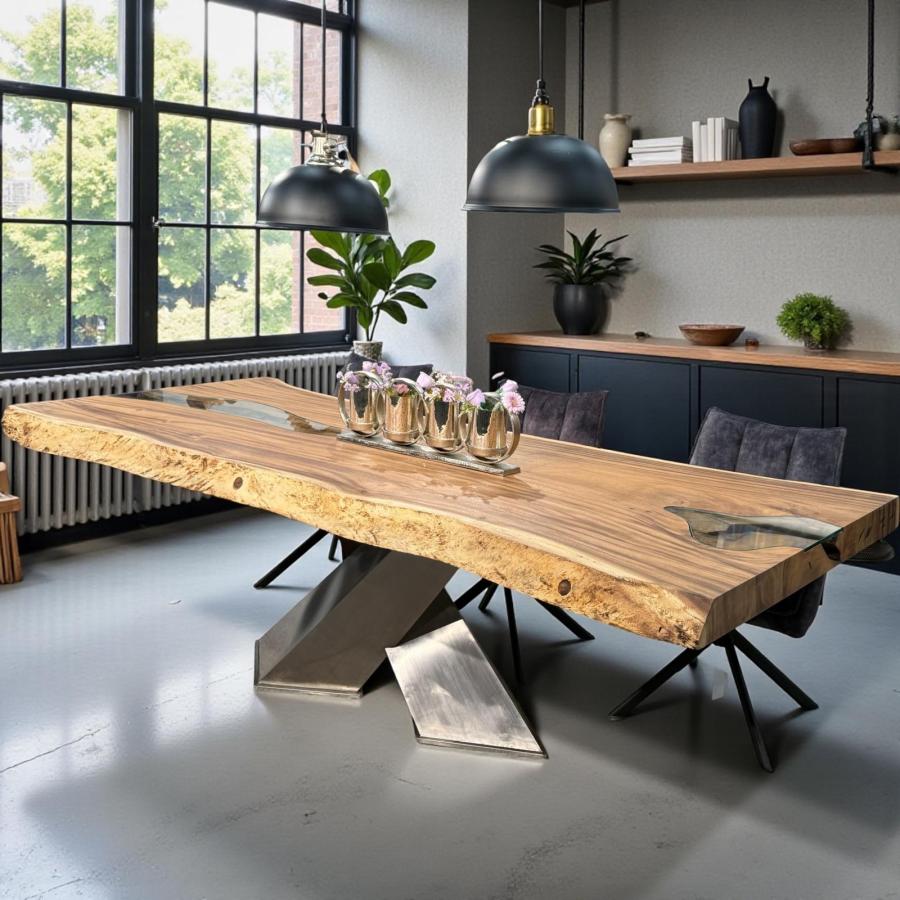 Baumscheiben Esstisch "Lakeside" aus massivem Suarholz