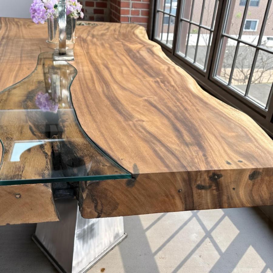 Baumscheiben Esstisch "Lakeside" aus massivem Suarholz