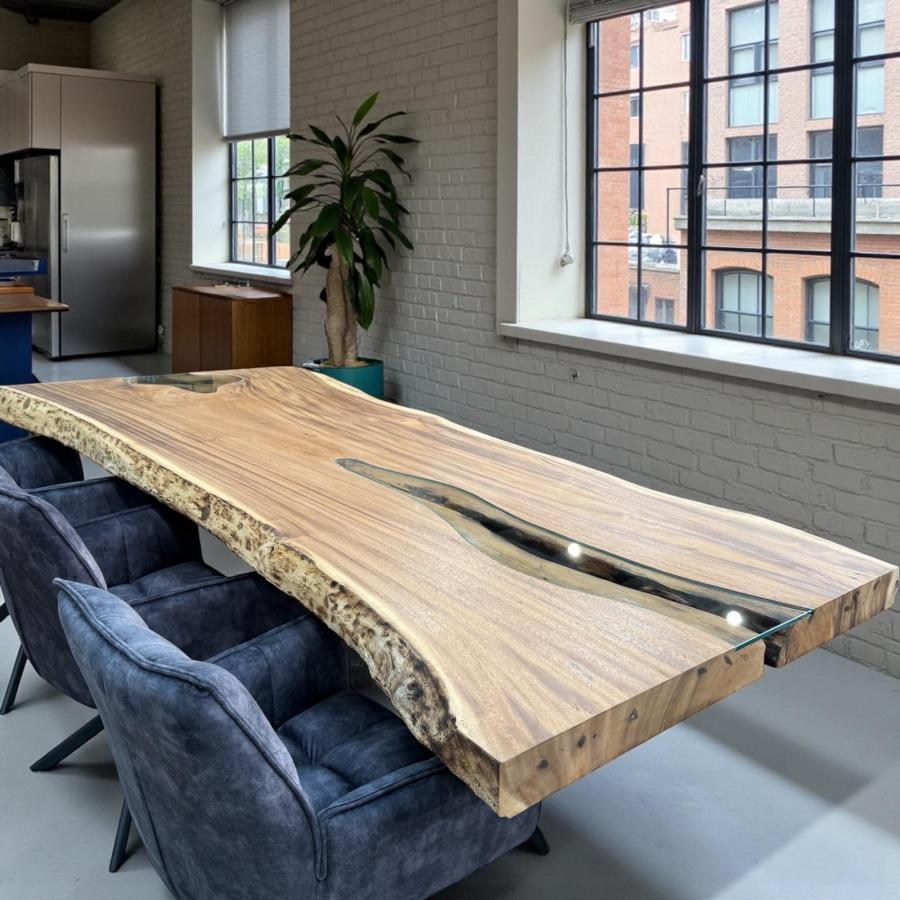 Baumscheiben Esstisch "Lakeside" aus massivem Suarholz