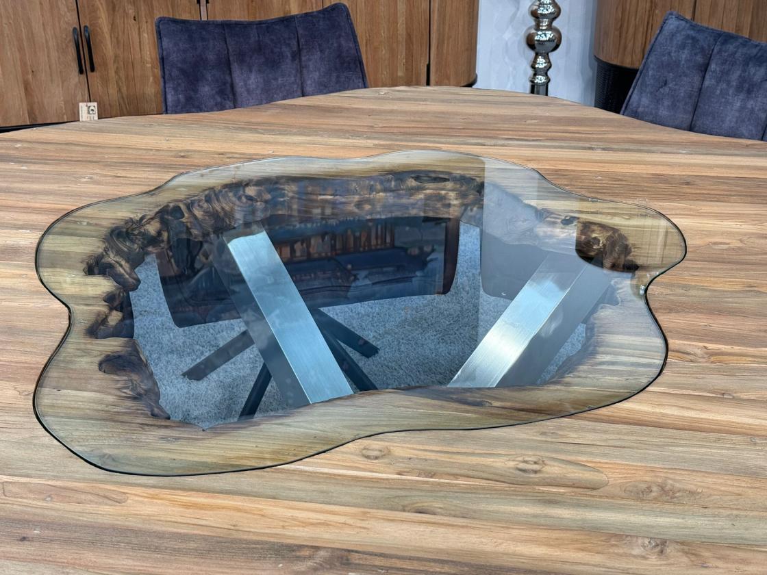 runder esstisch wildkante massivholz glaseinlagen