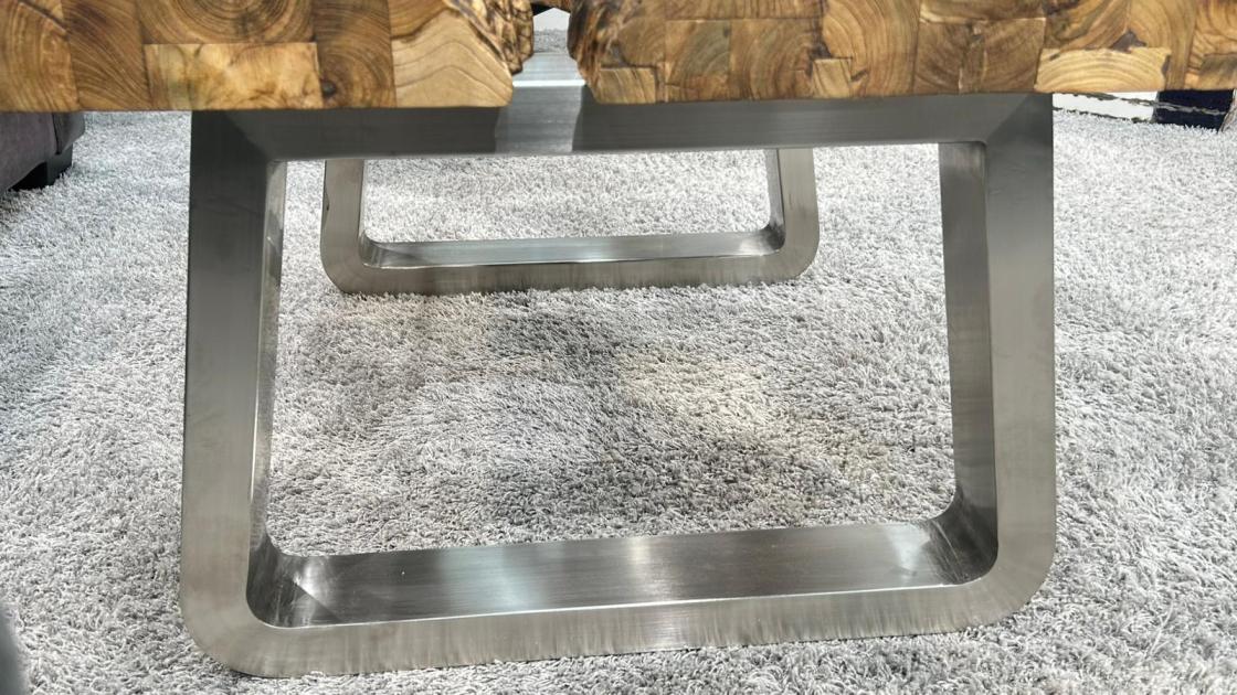 Couchtisch mit Glaseinlage aus Altholz