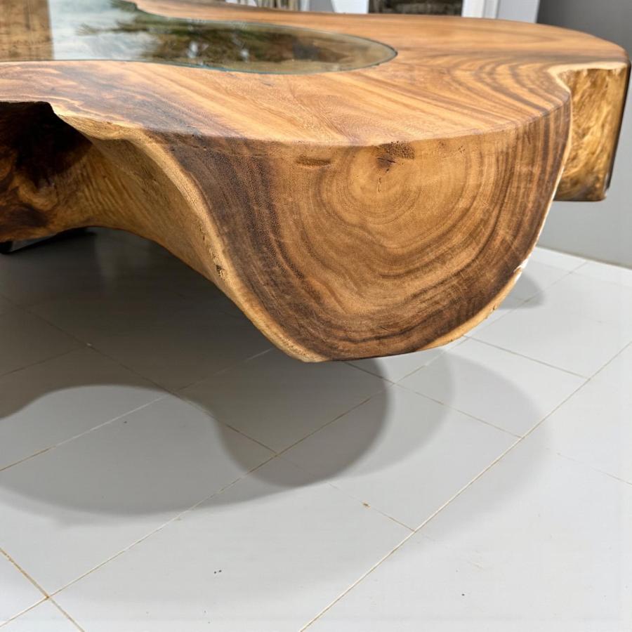 Baumstammtisch Designtisch Kunstwerk Unikat