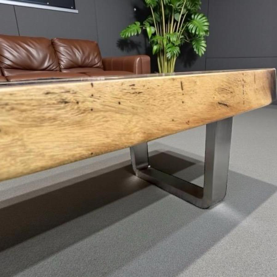 Massiver Couchtisch Baumstamm mit Metallgestell