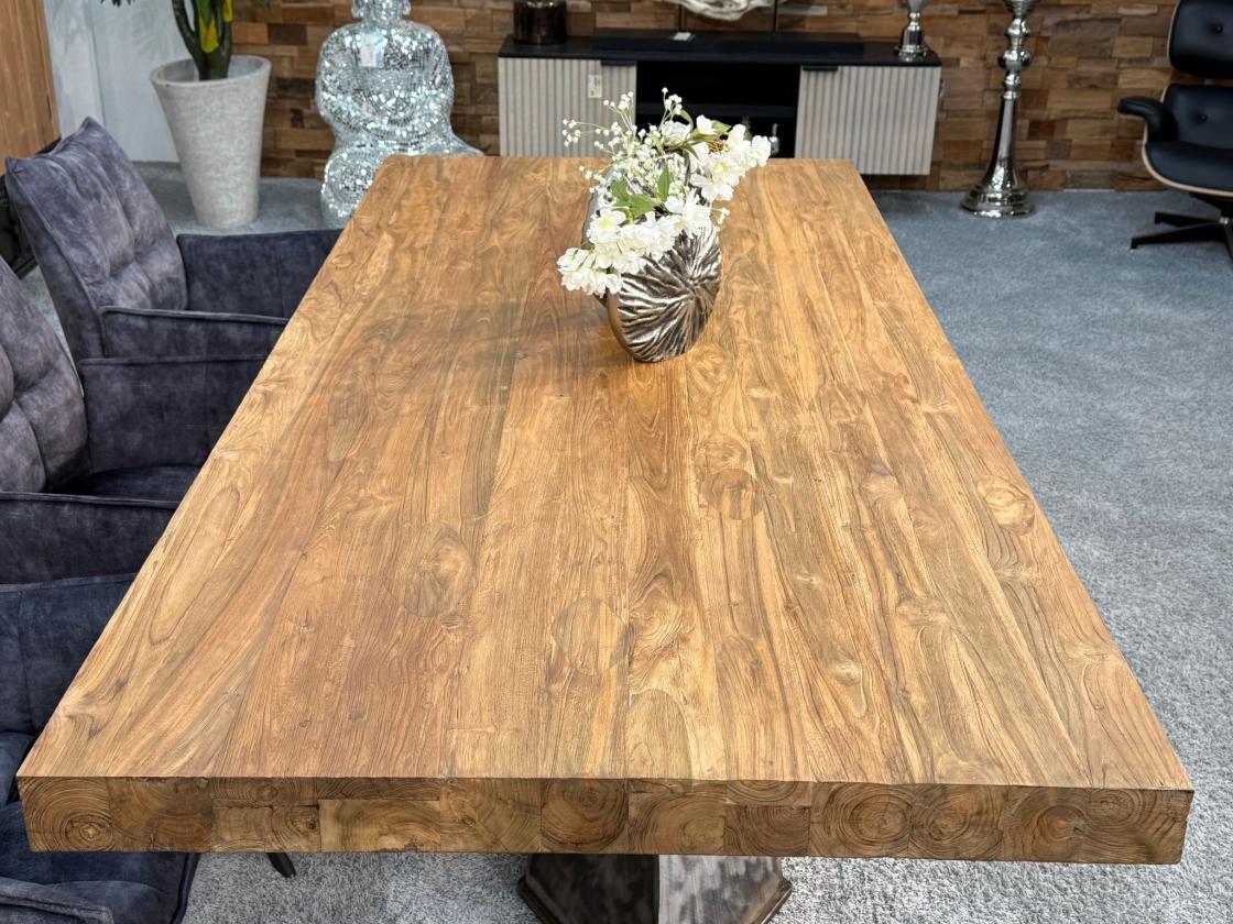 Esstisch "Deep Island" aus massivem Teakholz mit 3-D-Kreuzgestell aus Rohstahl ca. 220 x 100 x 79 cm