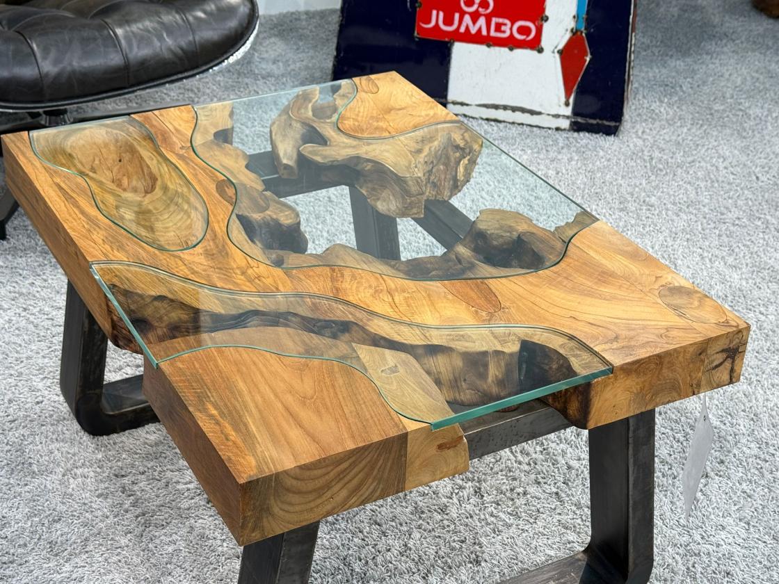 Couchtisch mit Glaseinlagen aus Baumscheiben