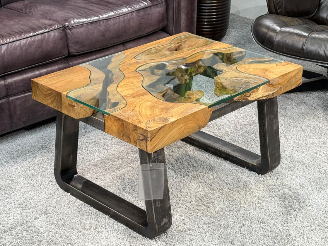 Couchtisch mit Glaseinlagen aus Baumscheiben
