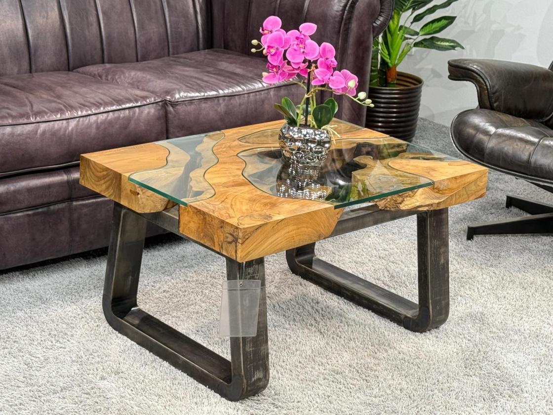 Couchtisch mit Glaseinlagen aus Baumscheiben