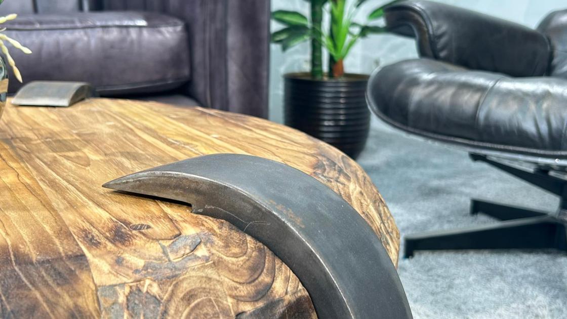 Runder Couchtisch aus Holz Clash