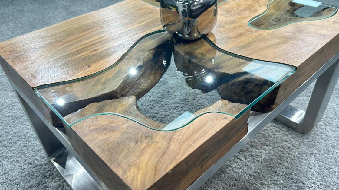 Wohnzimmertisch aus recyceltem Altholz Wild Landscape