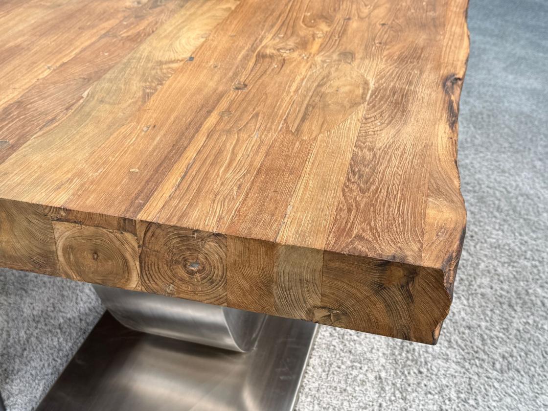 Esstisch aus Massivholz mit Edelstahlfuss 160cm