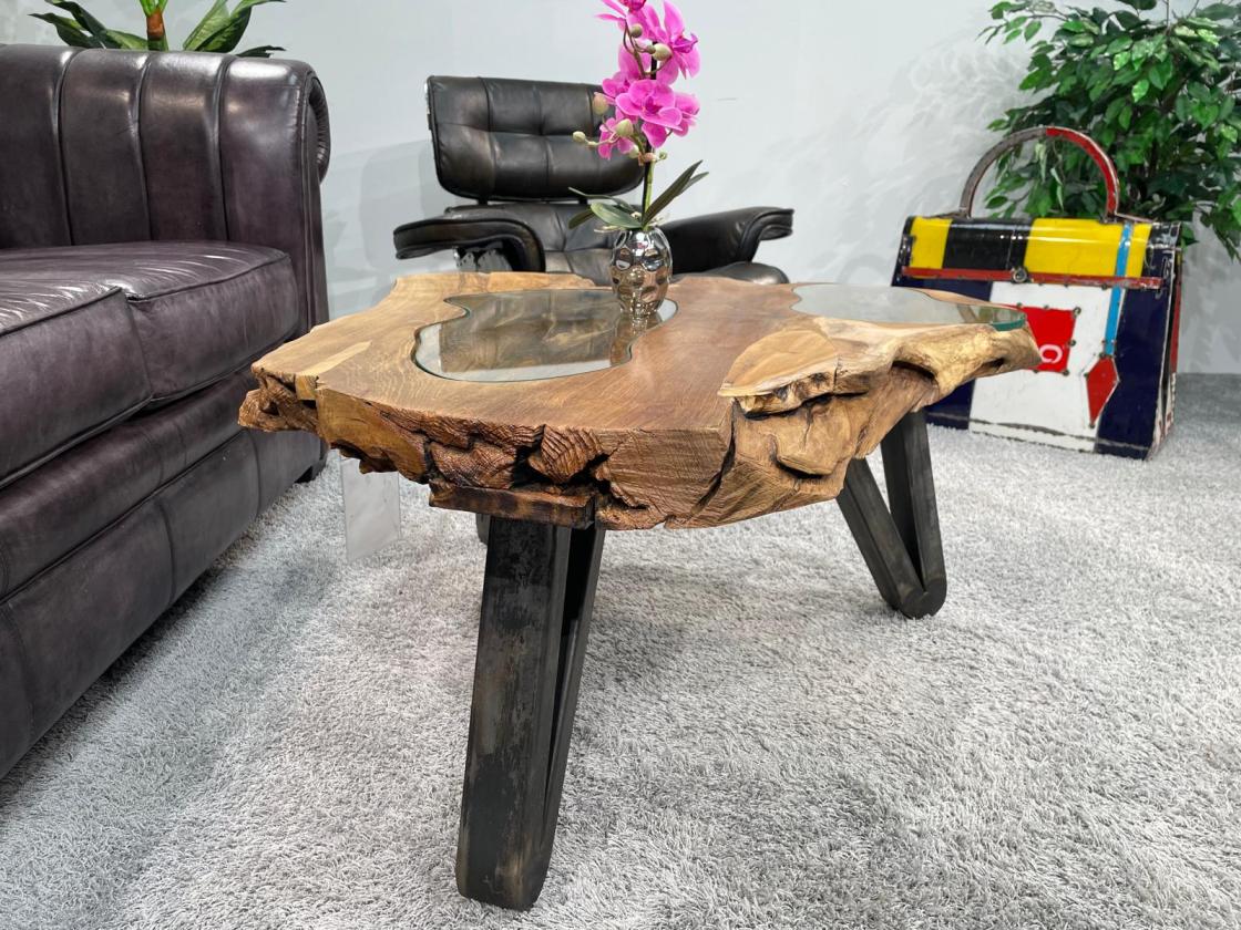 Baumstamm-Couchtisch mit Glasplatte, ca. 99 x 82 x 46 cm