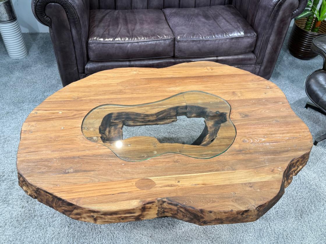 Beeindruckender Couchtisch Fusion aus Massivholz