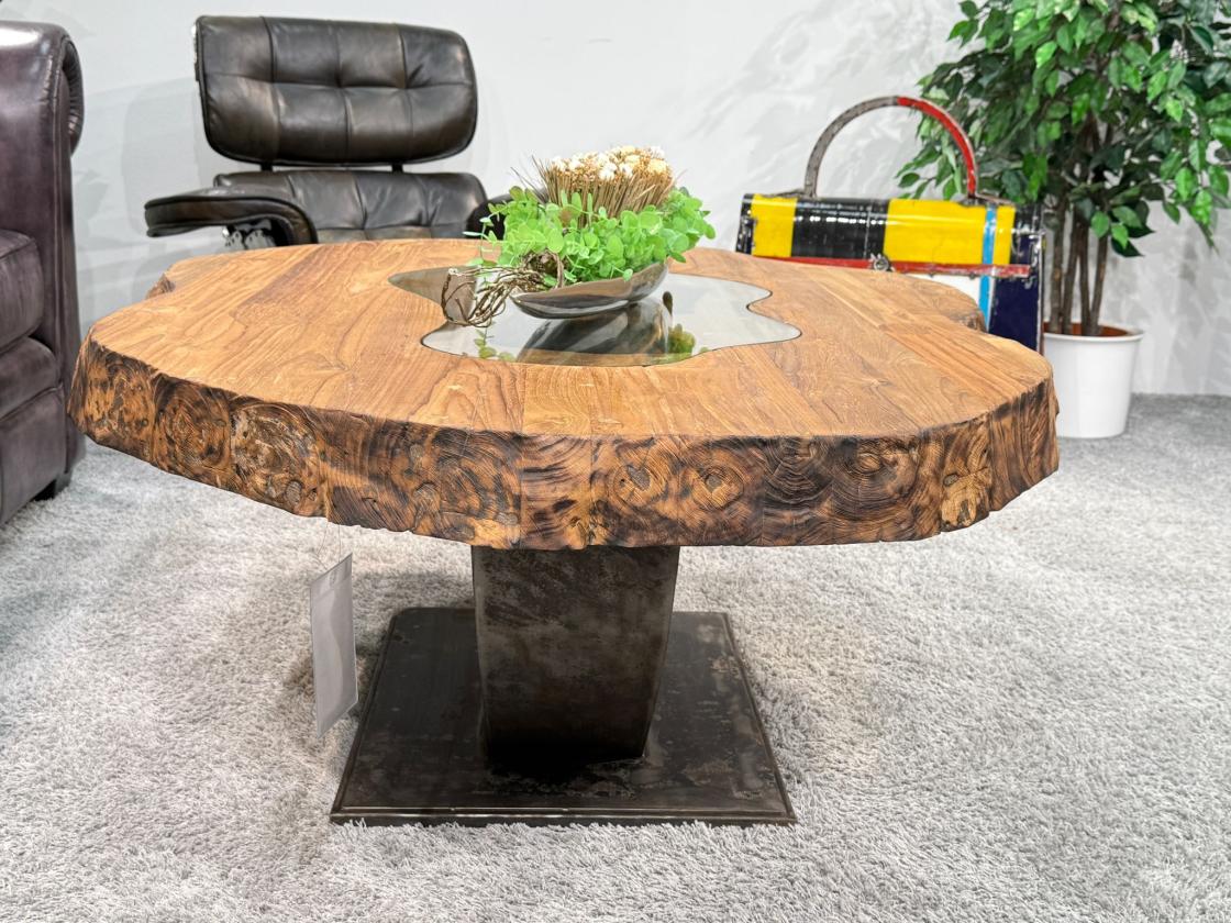 Beeindruckender Couchtisch Fusion aus Massivholz
