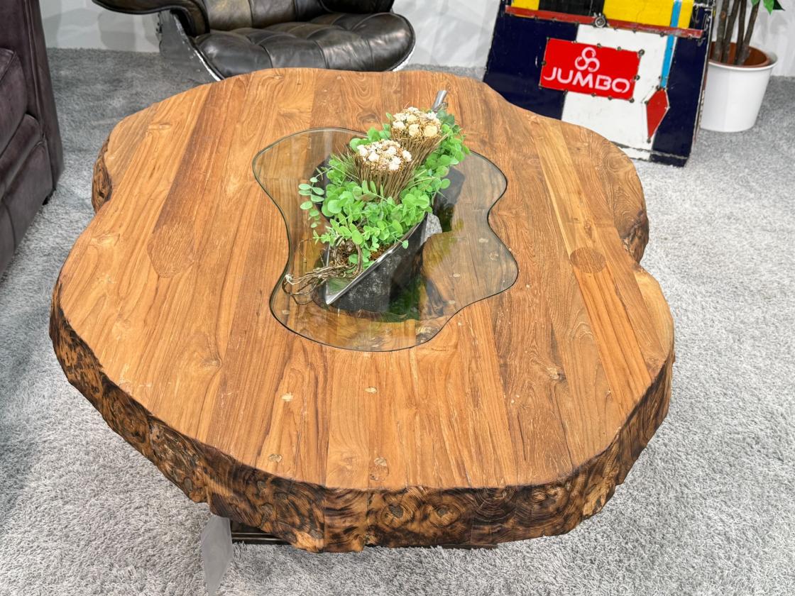 Beeindruckender Couchtisch Fusion aus Massivholz
