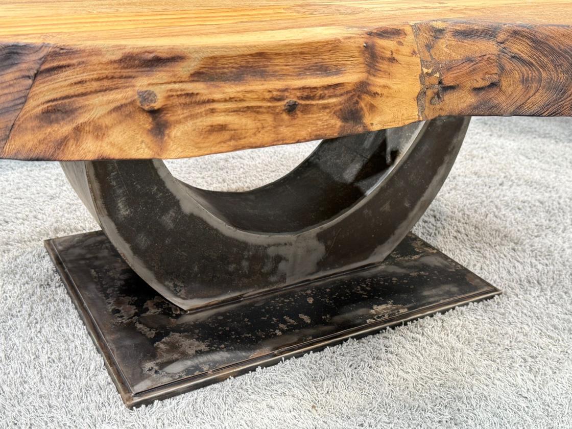 Beeindruckender Couchtisch Fusion aus Massivholz