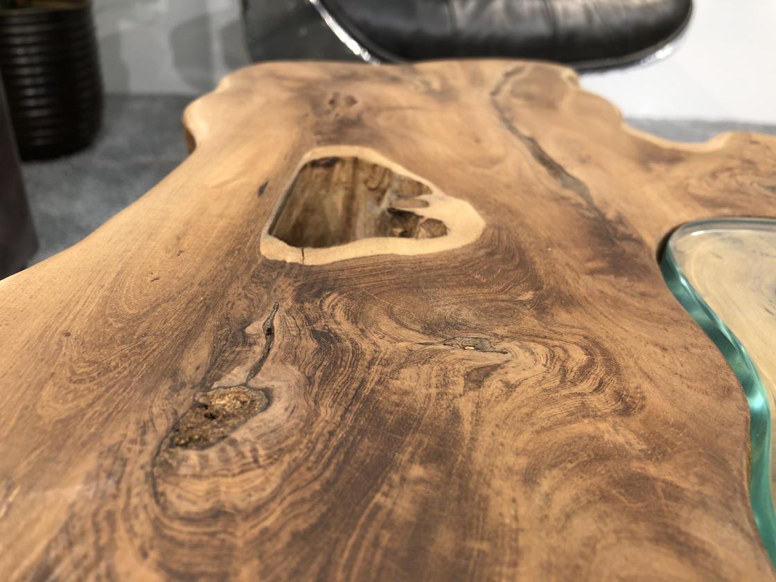Baumstamm-Wildkante-Teak-Natur-Couchtisch