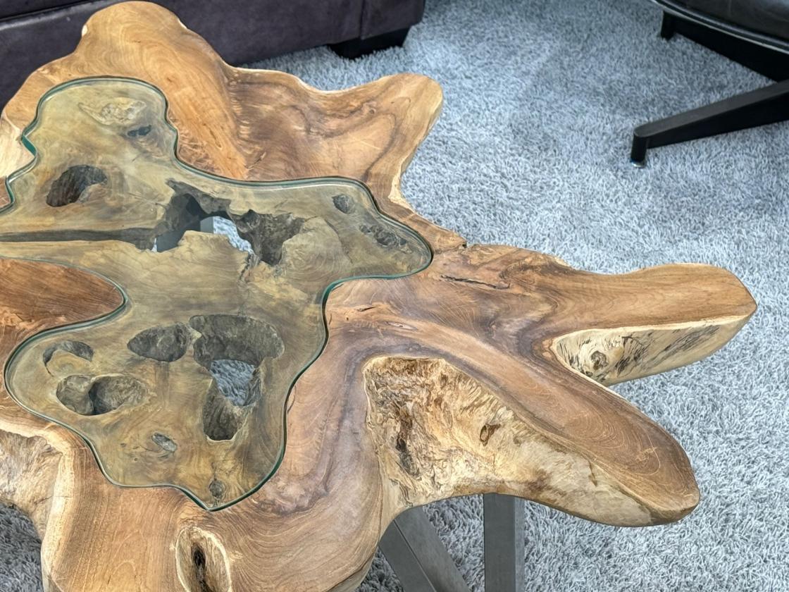 Teakholz-Couchtisch mit Glasplatte, organische Form