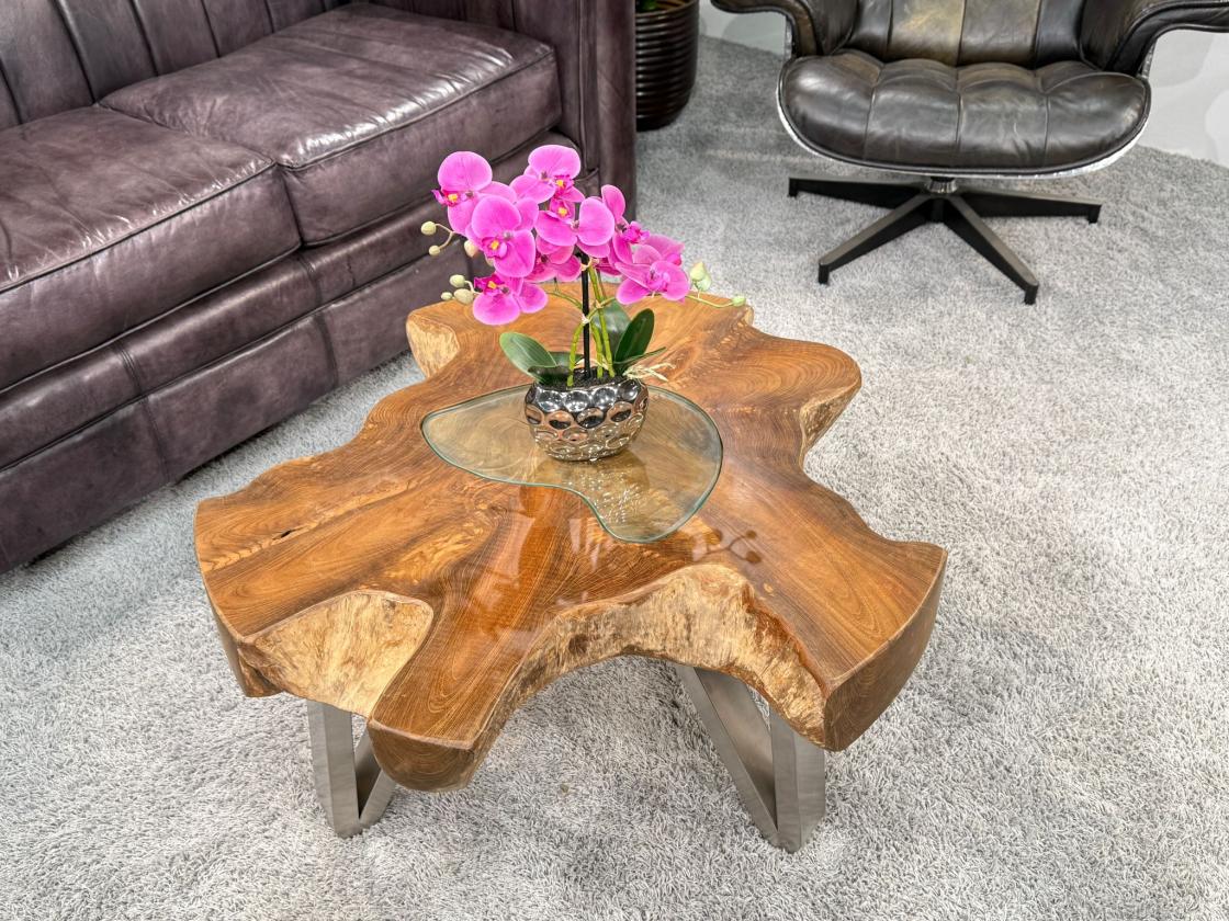 Couchtisch aus einem massiven Baumstamm Teakholz