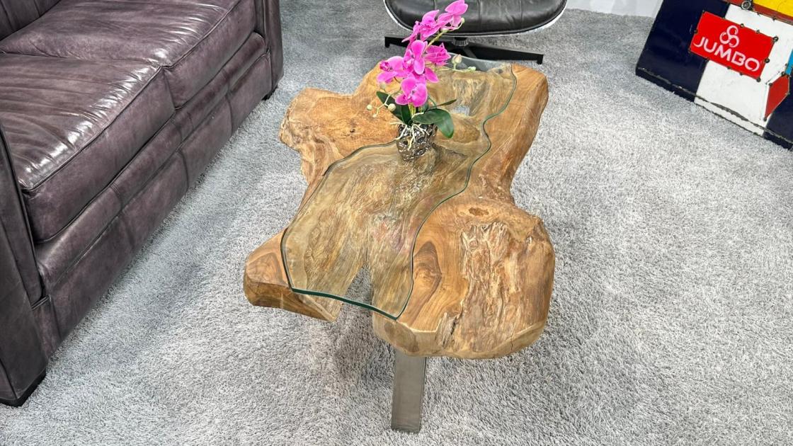 Couchtisch aus Teakholz mit Glasplatte, 114 x 87 x 41 cm.